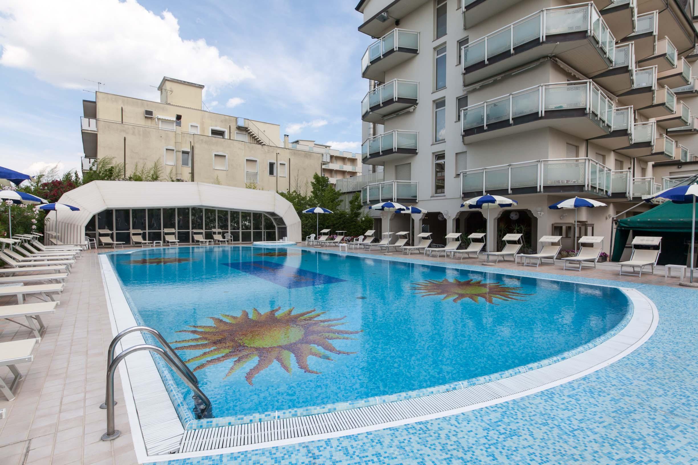 Universal Hotel Cervia Exterior foto